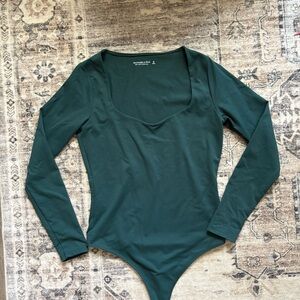 Abercrombie & Fitch green long sleeve bodysuit size M